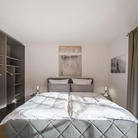 14 Mit Infrarotkabine